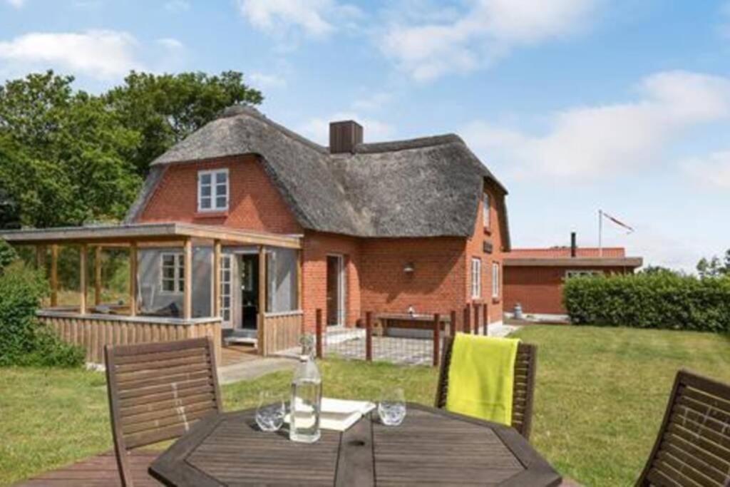 Thatched Holiday Home In Struer, Jutland With A View Ngoại thất bức ảnh